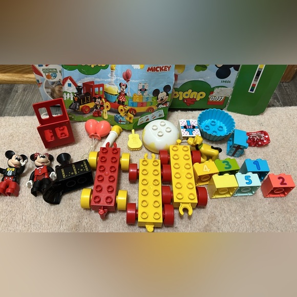LEGO DUPLO Mickey & Minnie Celebration Train Set - Picture 4 of 5